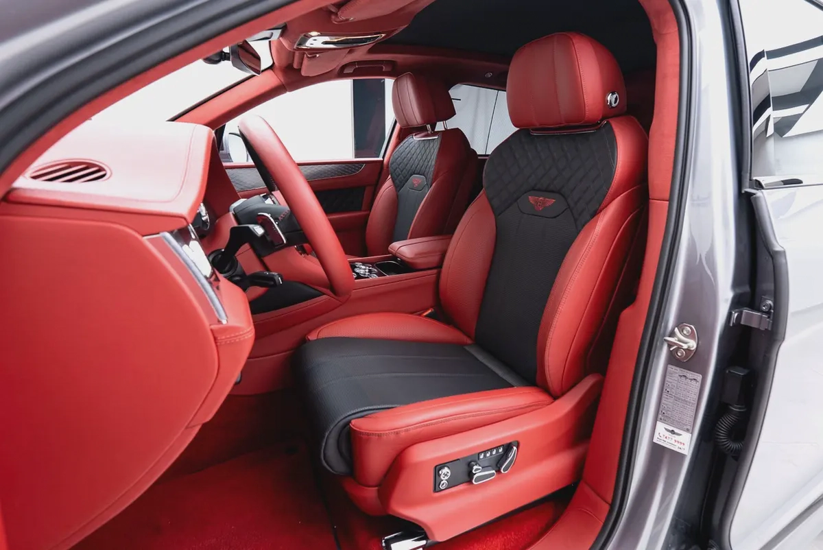 2023 BENTLEY BENTAYGA AZURE | GCC | MAIN DEALER WARRANTY  SERVICE-11-11