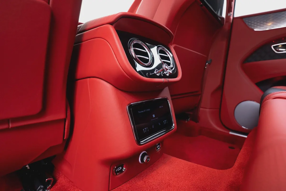 2023 BENTLEY BENTAYGA AZURE | GCC | MAIN DEALER WARRANTY  SERVICE-14-14