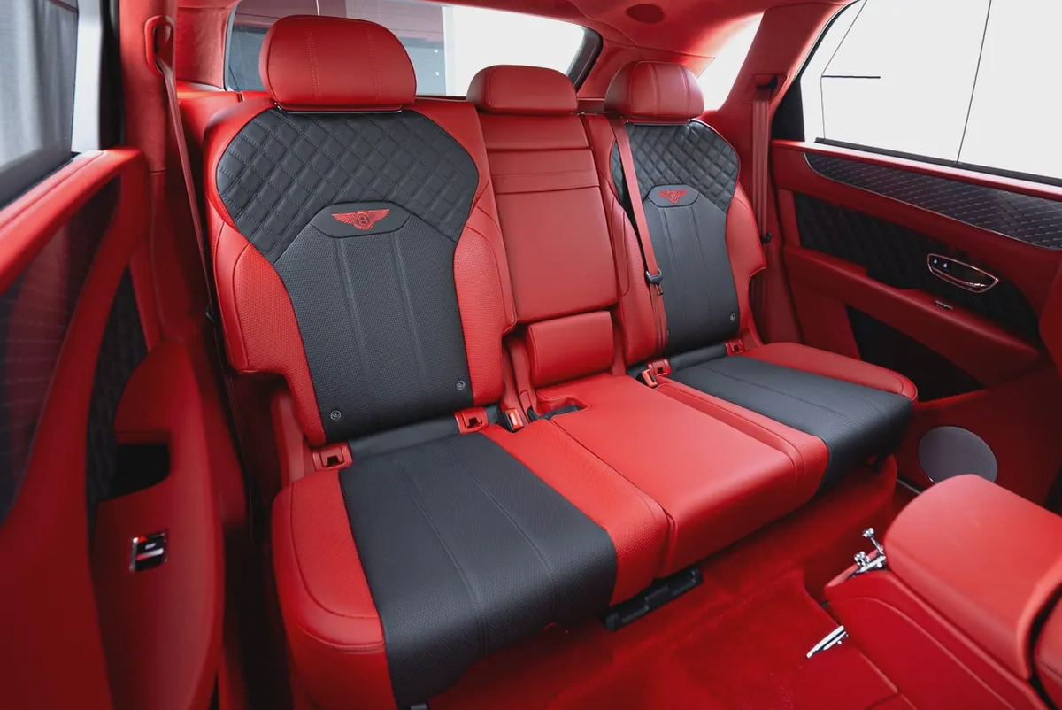 2023 BENTLEY BENTAYGA AZURE | GCC | MAIN DEALER WARRANTY  SERVICE-15-15