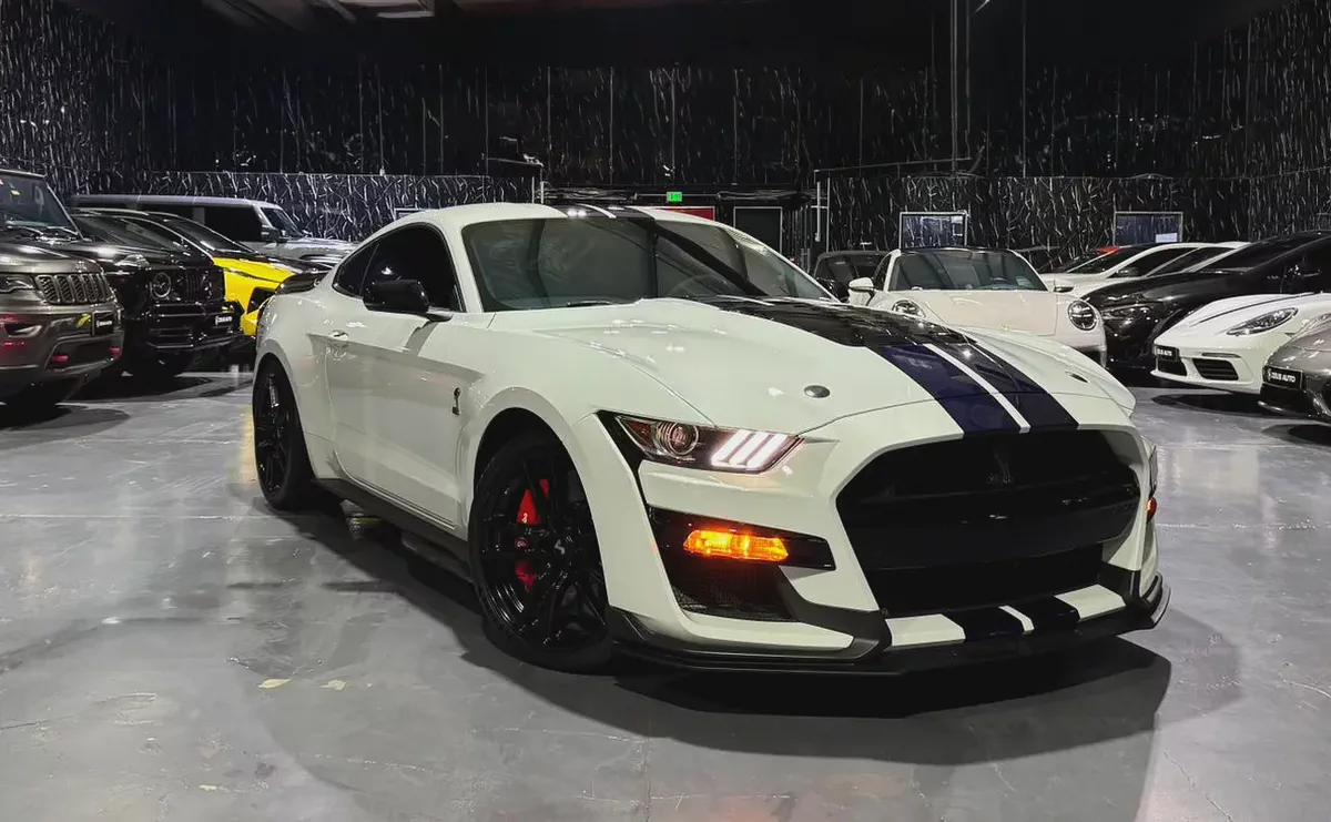 Ford Mustang Shelby GT500 2022 Low Mileage | GCC | White/Blue | AL Tayer Warranty and Service 2028-2-2