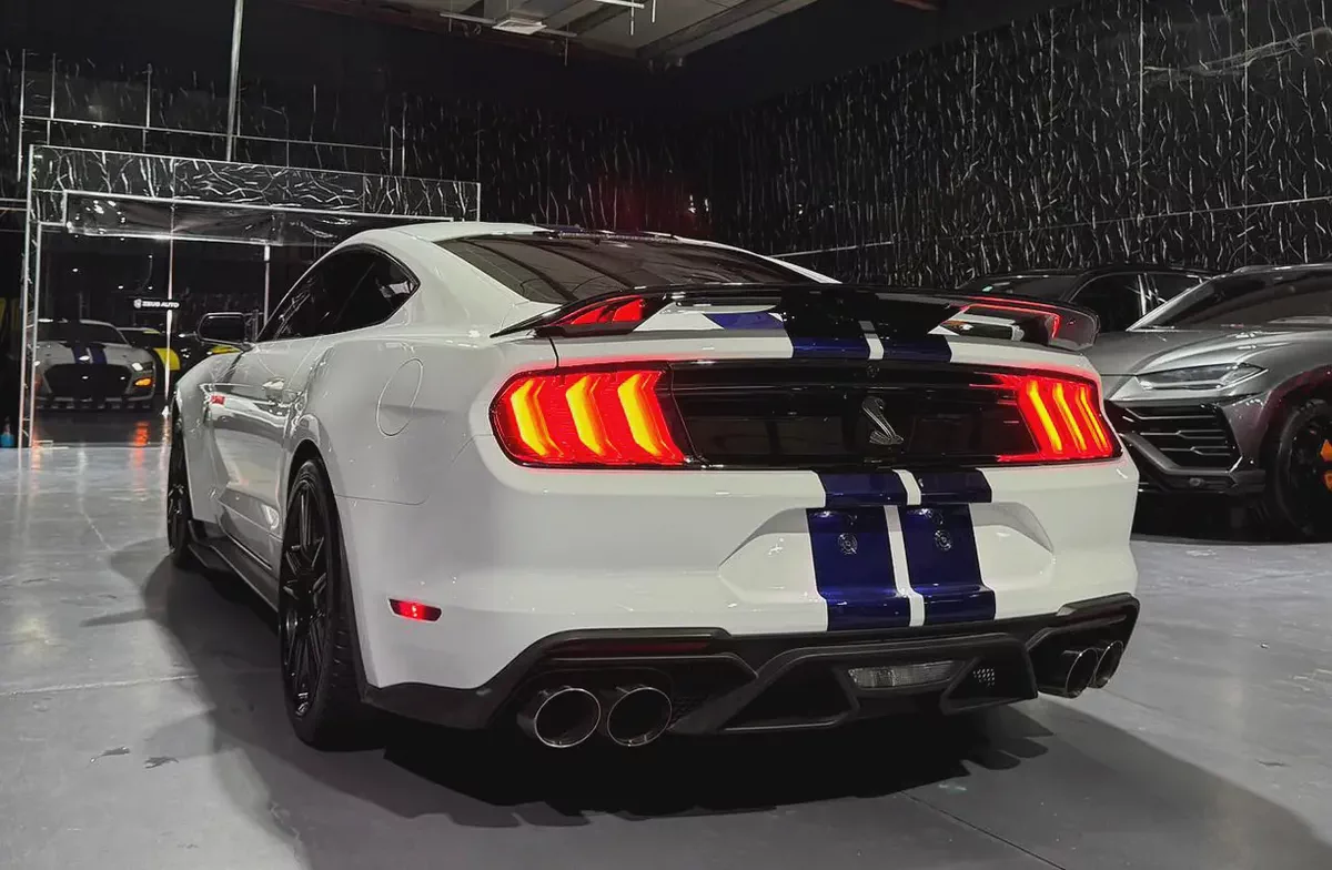 Ford Mustang Shelby GT500 2022 Low Mileage | GCC | White/Blue | AL Tayer Warranty and Service 2028-4-4
