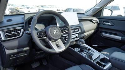 Mitsubishi Destinator Brand New 2026 Mitsubishi Destinator Premium (N-DEST-PREM-P-26) 1.5L 7-Seater SUV GCC – Export Only-3