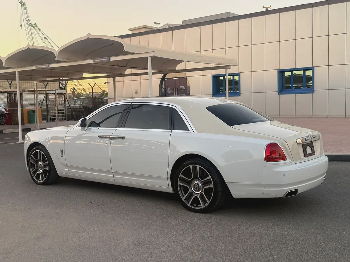 Rolls-Royce Ghost EWB 2015 Japanese Specs-5-5