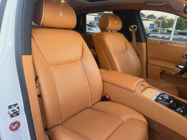 Rolls-Royce Ghost EWB 2015 Japanese Specs