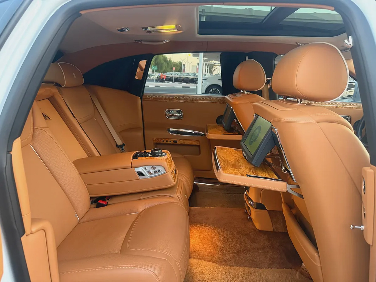 Rolls-Royce Ghost EWB 2015 Japanese Specs-11-11