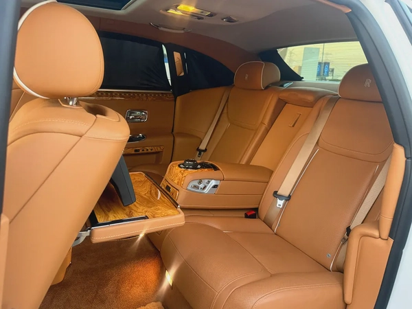 Rolls-Royce Ghost EWB 2015 Japanese Specs