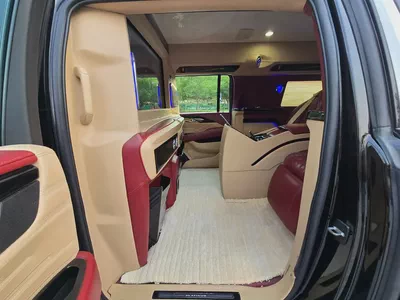 Cadillac Escalade 2018 VIP Edition GCC Specs | 2Keys | VIP seats | TV | Perfect condition-9