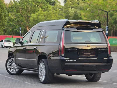 Cadillac Escalade 2018 VIP Edition GCC Specs | 2Keys | VIP seats | TV | Perfect condition-3