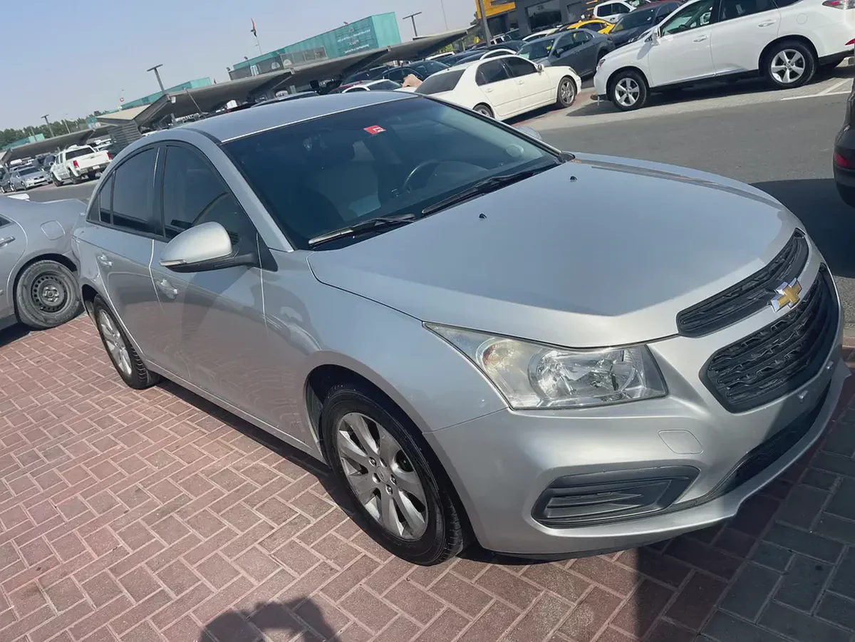 chevrolt cruze 2016 silver color GCC calen car-6-6
