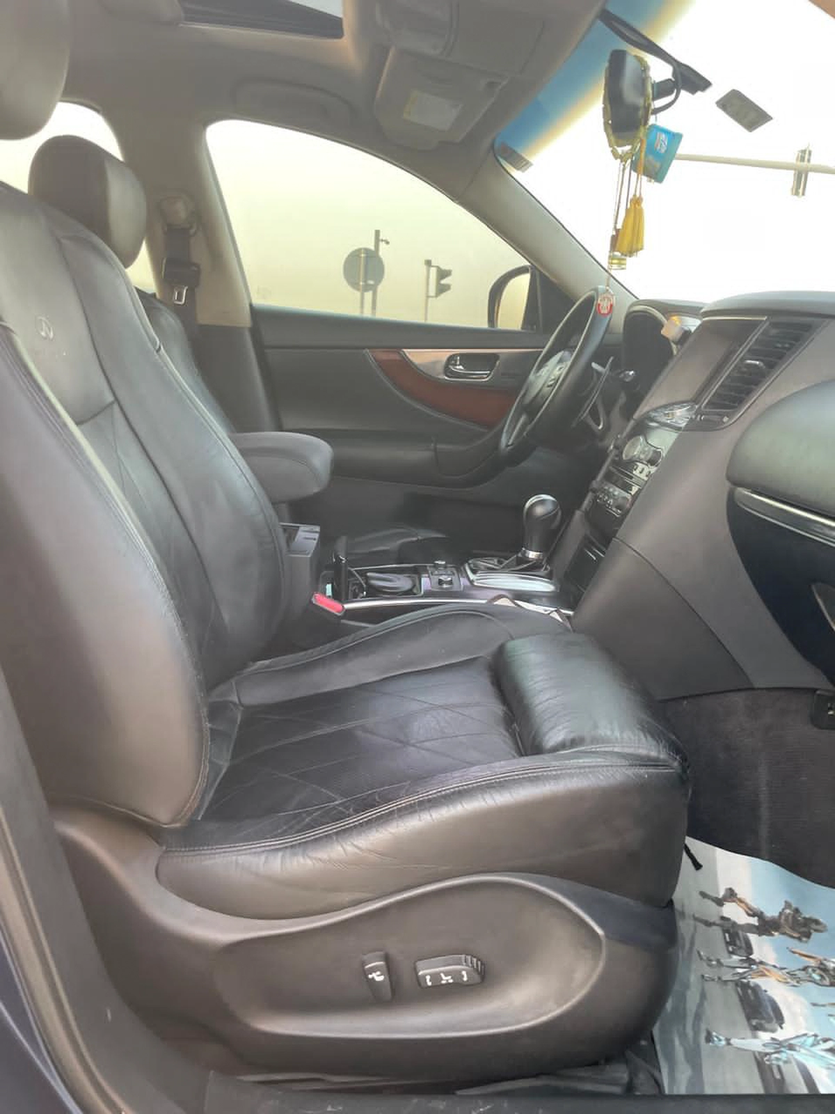 Infiniti qx70 in good condition