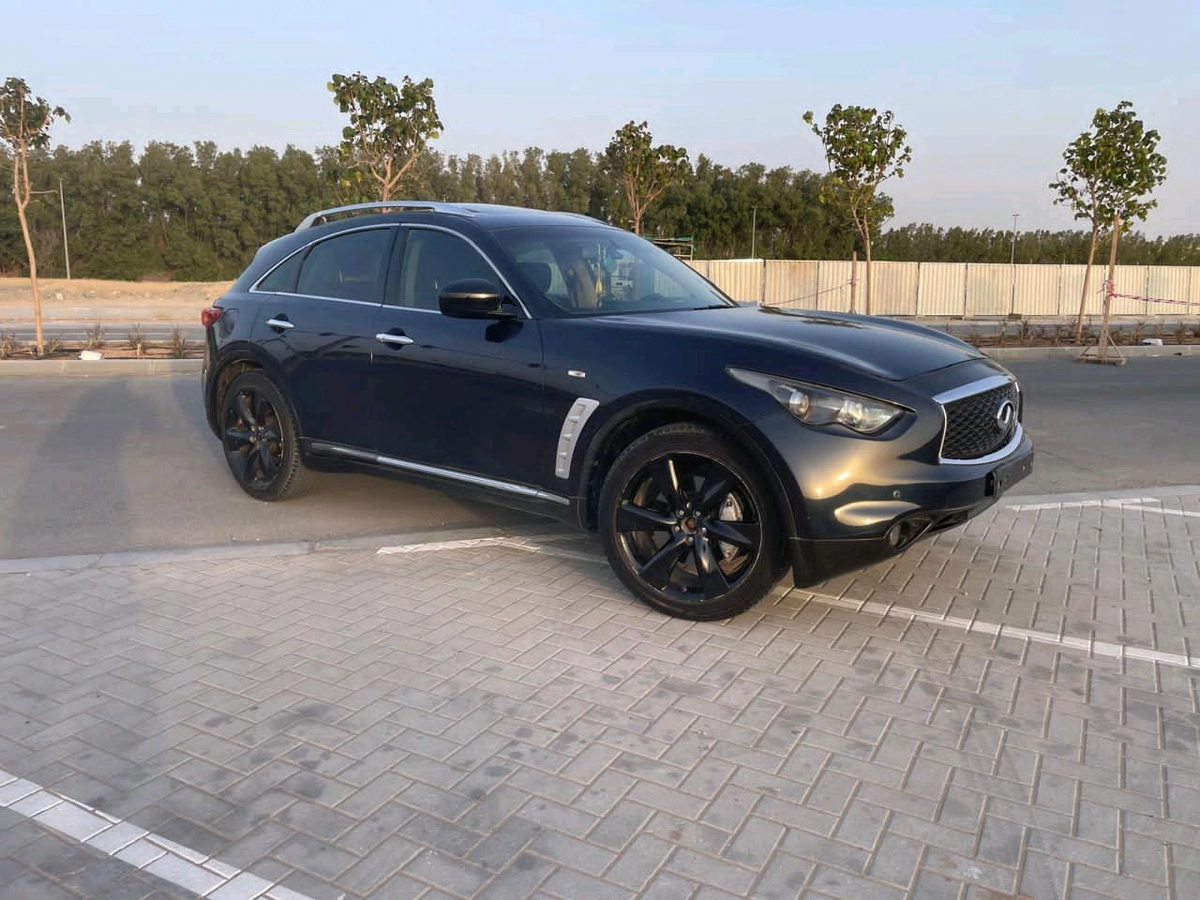 Infiniti qx70 in good condition