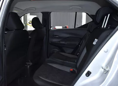 Nissan Kicks ( 2017 Model ) in Silver Color GCC Specs-3