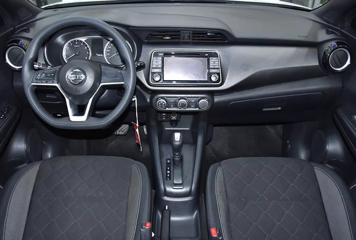 Nissan Kicks ( 2017 Model ) in Silver Color GCC Specs-8-8