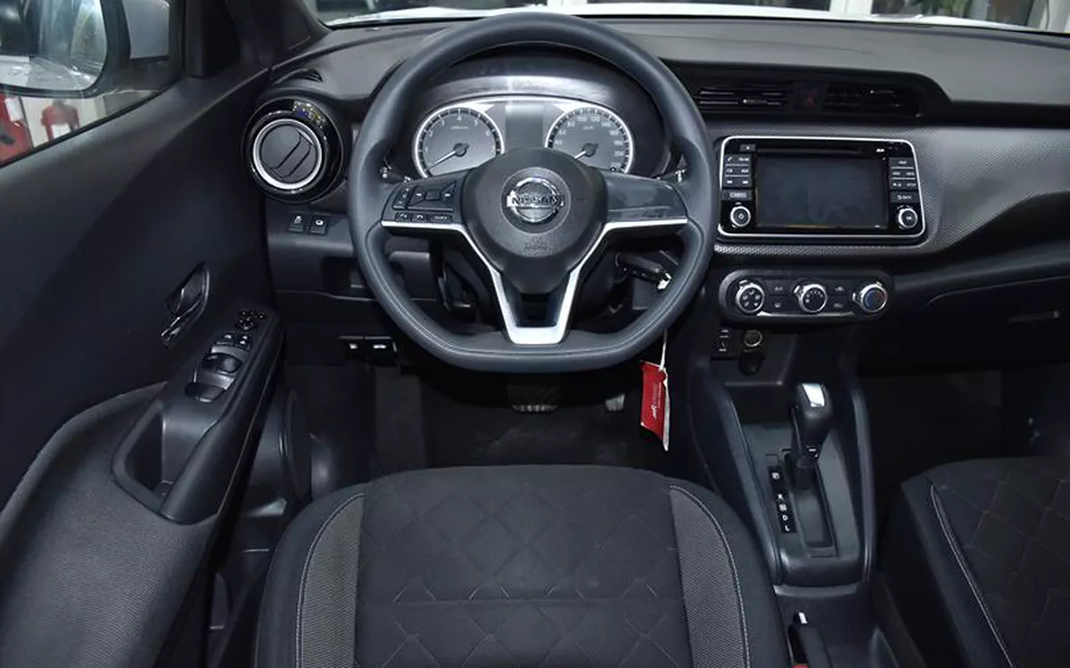 Nissan Kicks ( 2017 Model ) in Silver Color GCC Specs-7-7