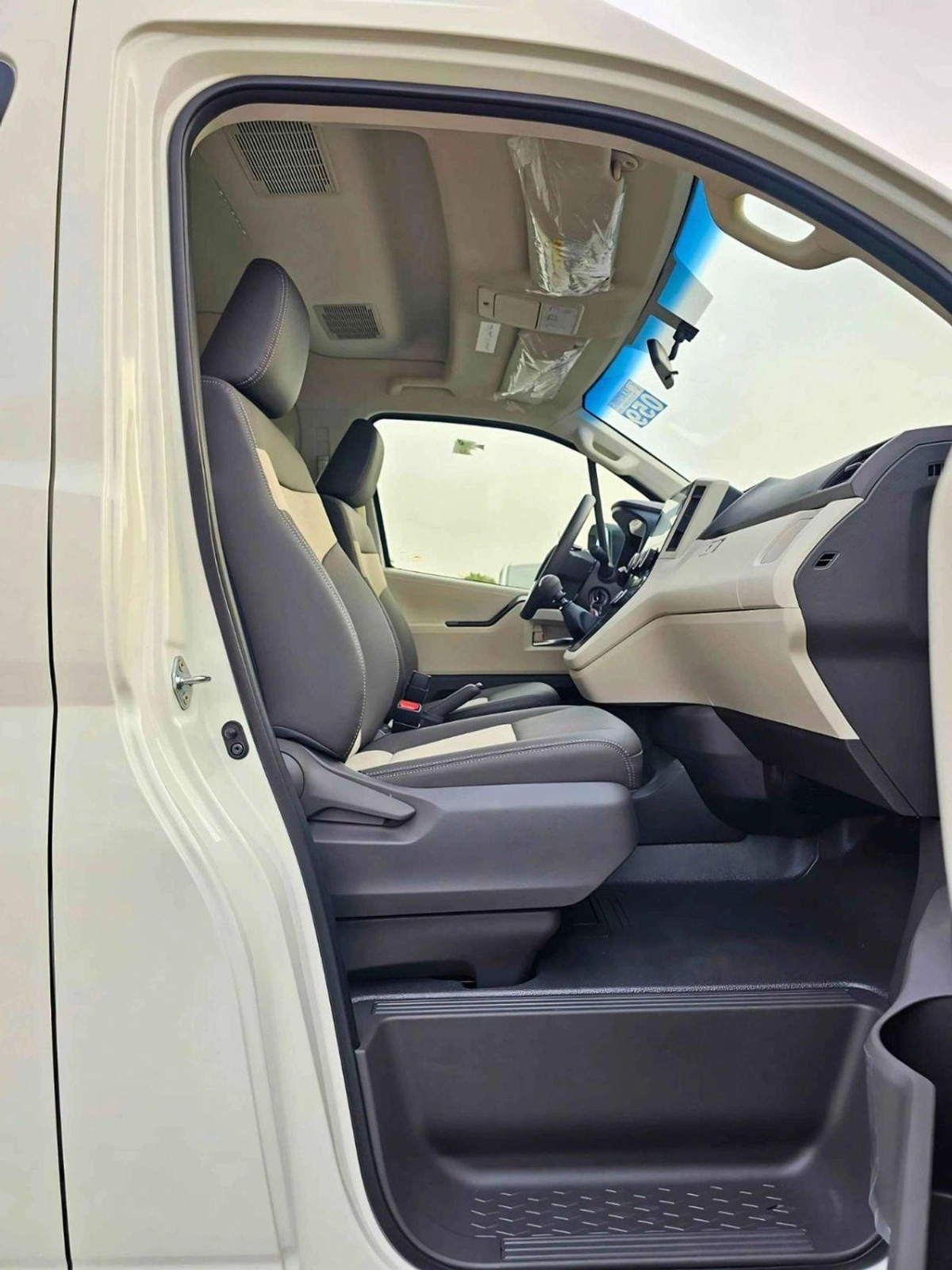 Toyota Hiace GL HIGHROOF GL | 3.5L PETROL M/T V6 | HIGH OPTION 13 SEATER (CODE # HHGL35MP)-8-0
