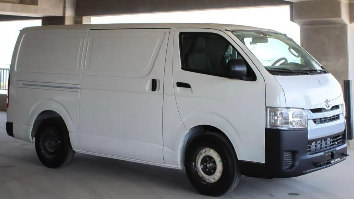 Toyota Hiace GL Toyota hiace cargo standard 2.7L V4 PETROL