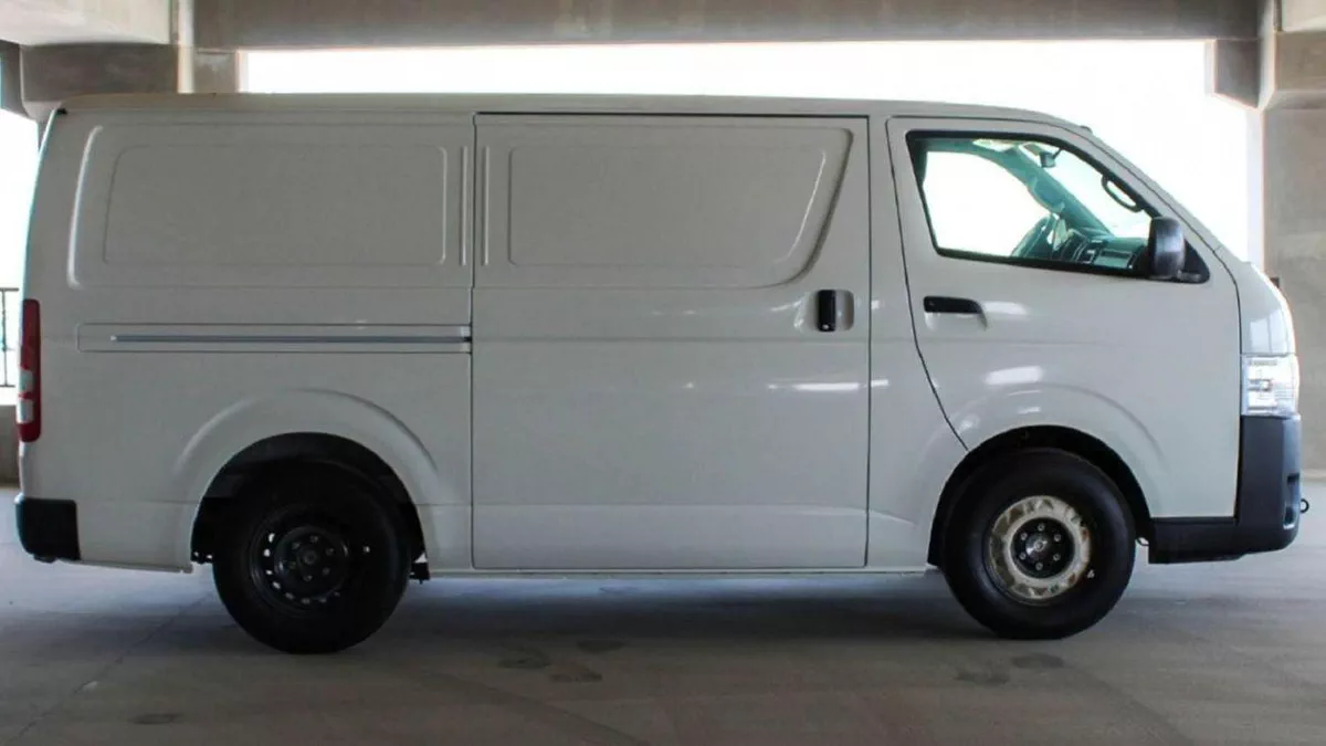 Toyota Hiace GL Toyota hiace cargo standard 2.7L V4 PETROL-2-0