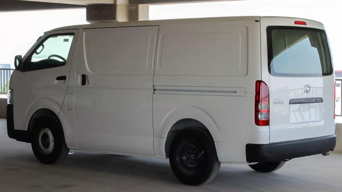 Toyota Hiace GL Toyota hiace cargo standard 2.7L V4 PETROL-5-0