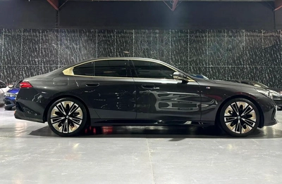 2025 BMW 520i | GCC | AGMC Warranty 2027 | AGMC Service 2027-15
