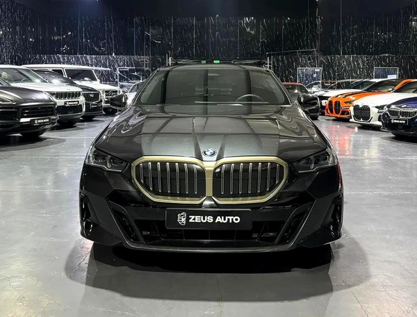 2025 BMW 520i | GCC | AGMC Warranty 2027 | AGMC Service 2027