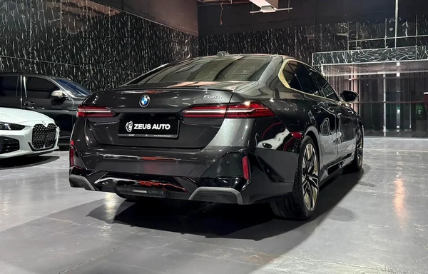 2025 BMW 520i | GCC | AGMC Warranty 2027 | AGMC Service 2027
