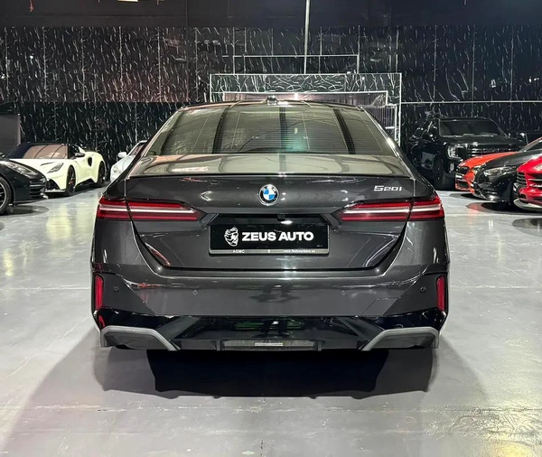 2025 BMW 520i | GCC | AGMC Warranty 2027 | AGMC Service 2027