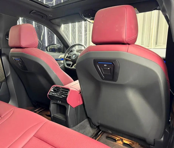 2025 BMW 520i | GCC | AGMC Warranty 2027 | AGMC Service 2027