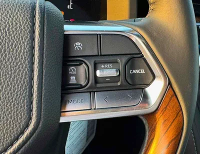Toyota Land Cruiser GXR 3.3L DIESEL | LEATHER WITH PWR SEATS | RADAR | FRONT CAMER |  BIG DVD | JBL SPEAKERS (CODE # LCD-17