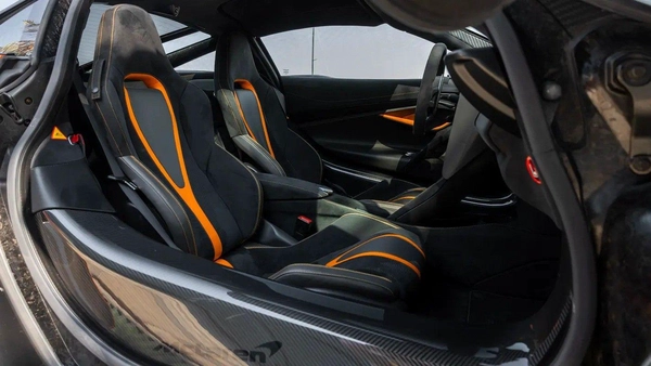 For sale McLaren 720S, 4.0 l, 2018 in Dubai