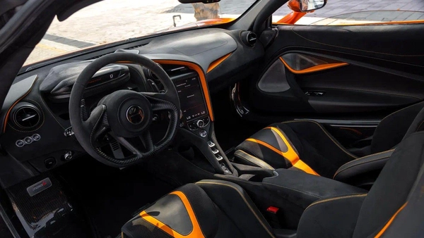 For sale McLaren 720S, 4.0 l, 2018 in Dubai