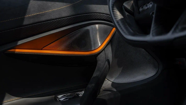 For sale McLaren 720S, 4.0 l, 2018 in Dubai