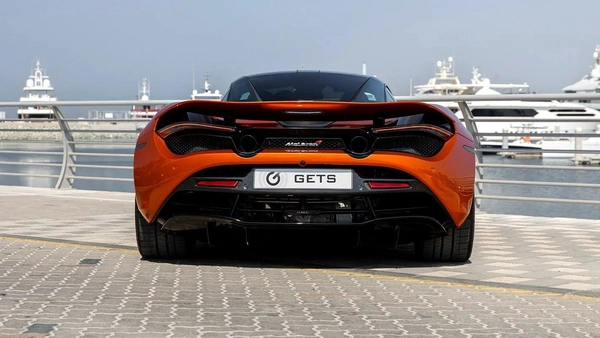 For sale McLaren 720S, 4.0 l, 2018 in Dubai