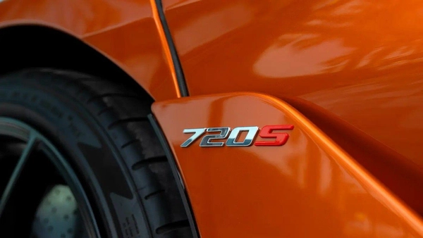 For sale McLaren 720S, 4.0 l, 2018 in Dubai