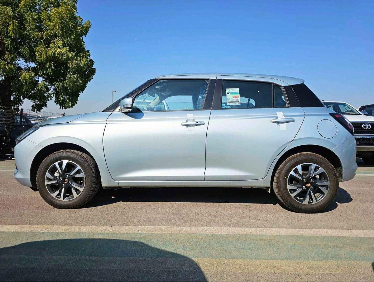 Suzuki Swift GLX | GCC WITH RADAR | BLINDSPOTS | HIGH OPTION | CODE # GLXHR-8-8