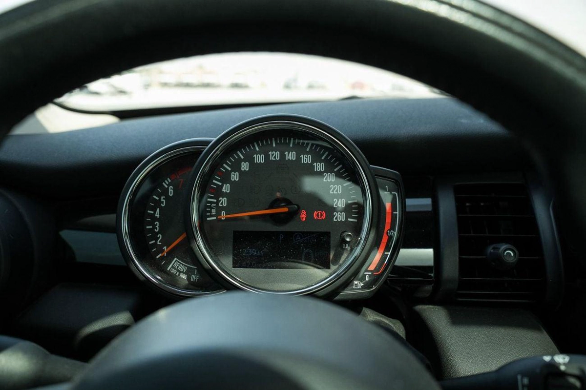 Mini Cooper STD | GCC Specs | Original Paint | Low Mileage-10-0