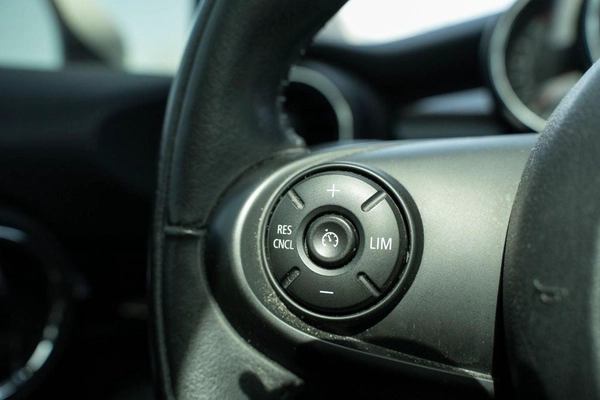 Mini Cooper STD | GCC Specs | Original Paint | Low Mileage