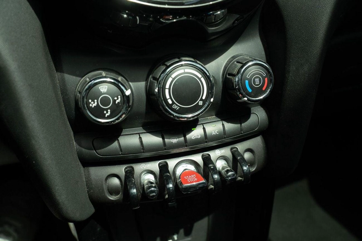 Mini Cooper STD | GCC Specs | Original Paint | Low Mileage-15-0