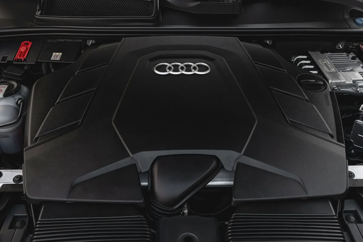 3,917 P.M |  Q8 S-Line | 0% Downpayment | Audi Warranty!-13-13