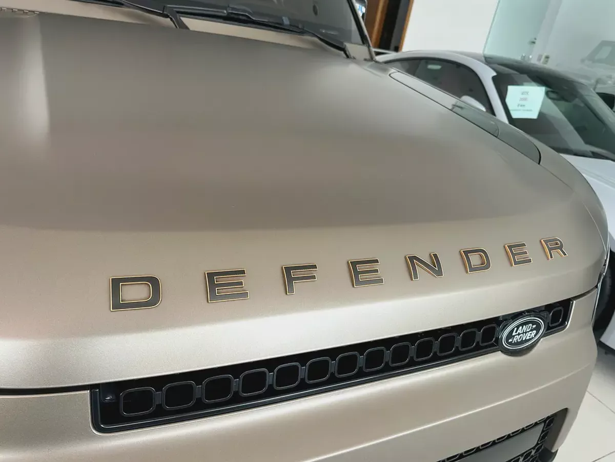 Land Rover Defender 110 Octa P635 2025 GCC Specs-9-9