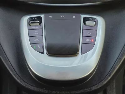 MERCEDES V-250 GCC 2023 // 2KEYS // PERFECT CONDITION // 8SEATS // ACCIDENT FREE-9