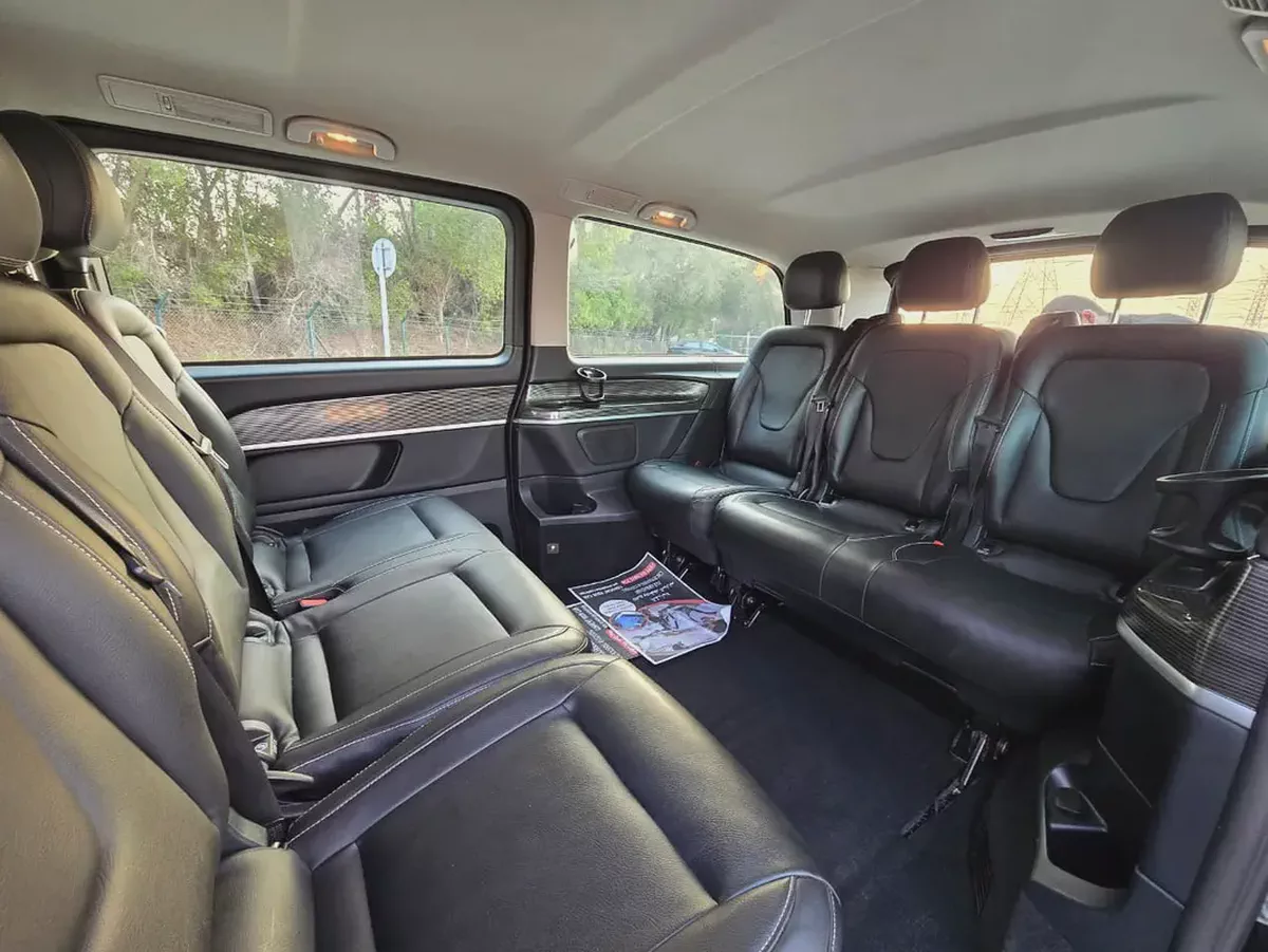 MERCEDES V-250 GCC 2023 // 2KEYS // PERFECT CONDITION // 8SEATS // ACCIDENT FREE-16-16