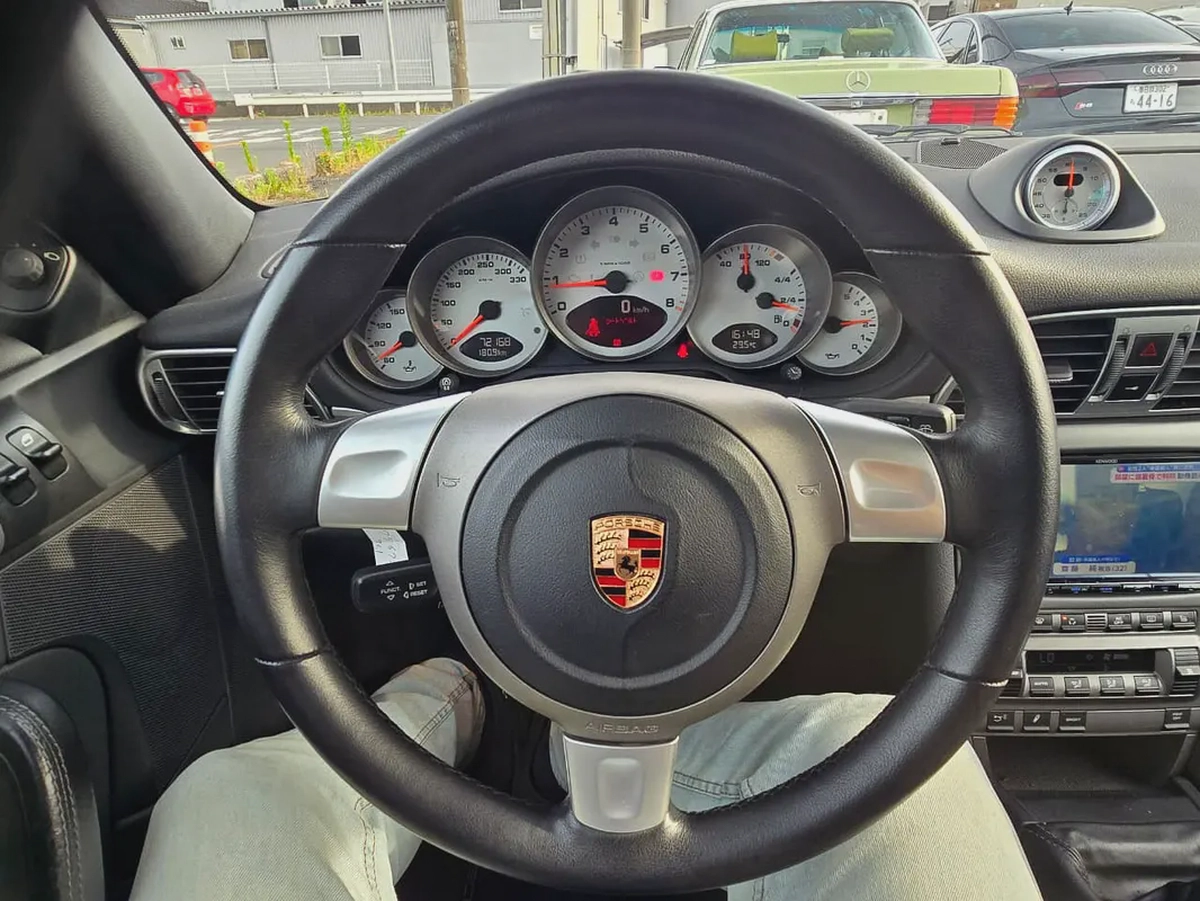 Pristine Porsche 911 Carrera S (997.1) - 2007 - Japanese Specs-9-9