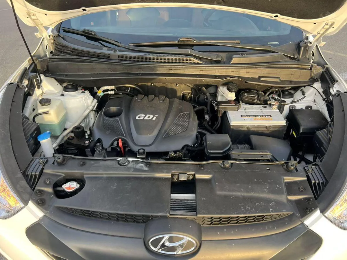 Hyundai Tucson  2014 Hyundai Tucson 2.4L V4 - Rear Camera - panoramic sunroof - Leather Seats-19-0