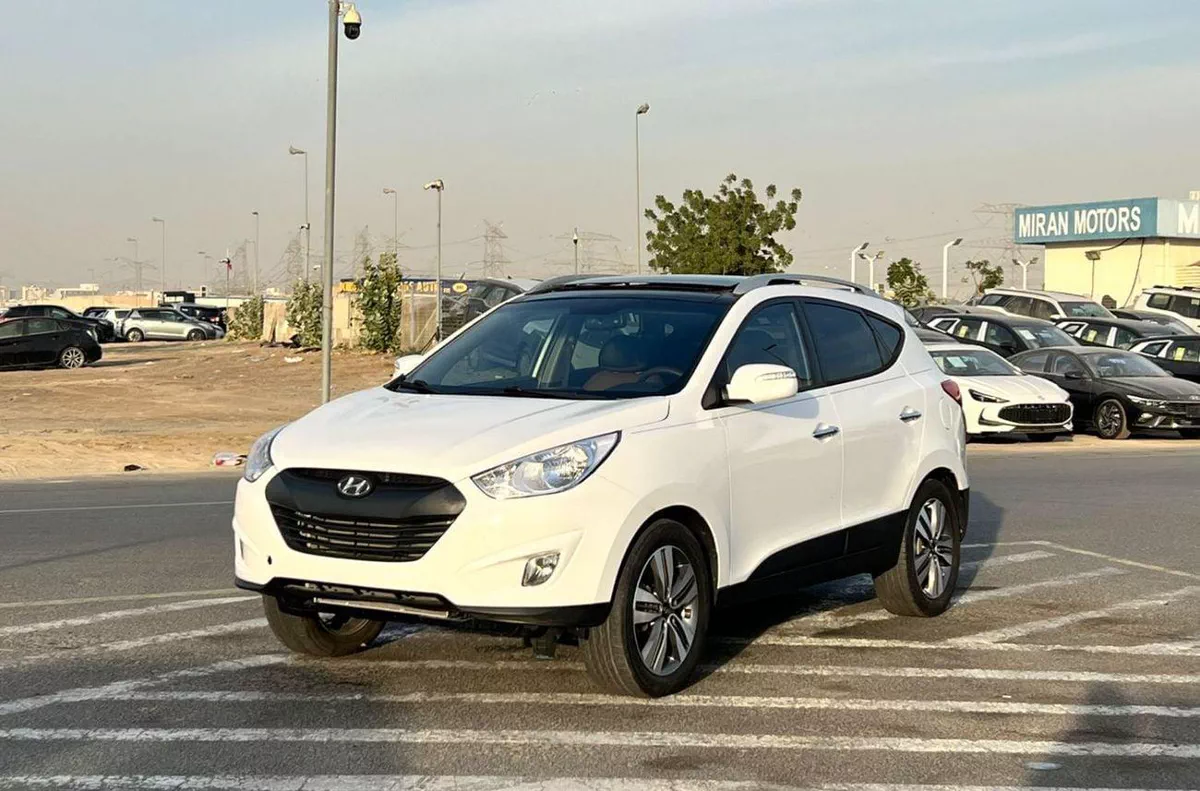 Hyundai Tucson  2014 Hyundai Tucson 2.4L V4 - Rear Camera - panoramic sunroof - Leather Seats-2-0