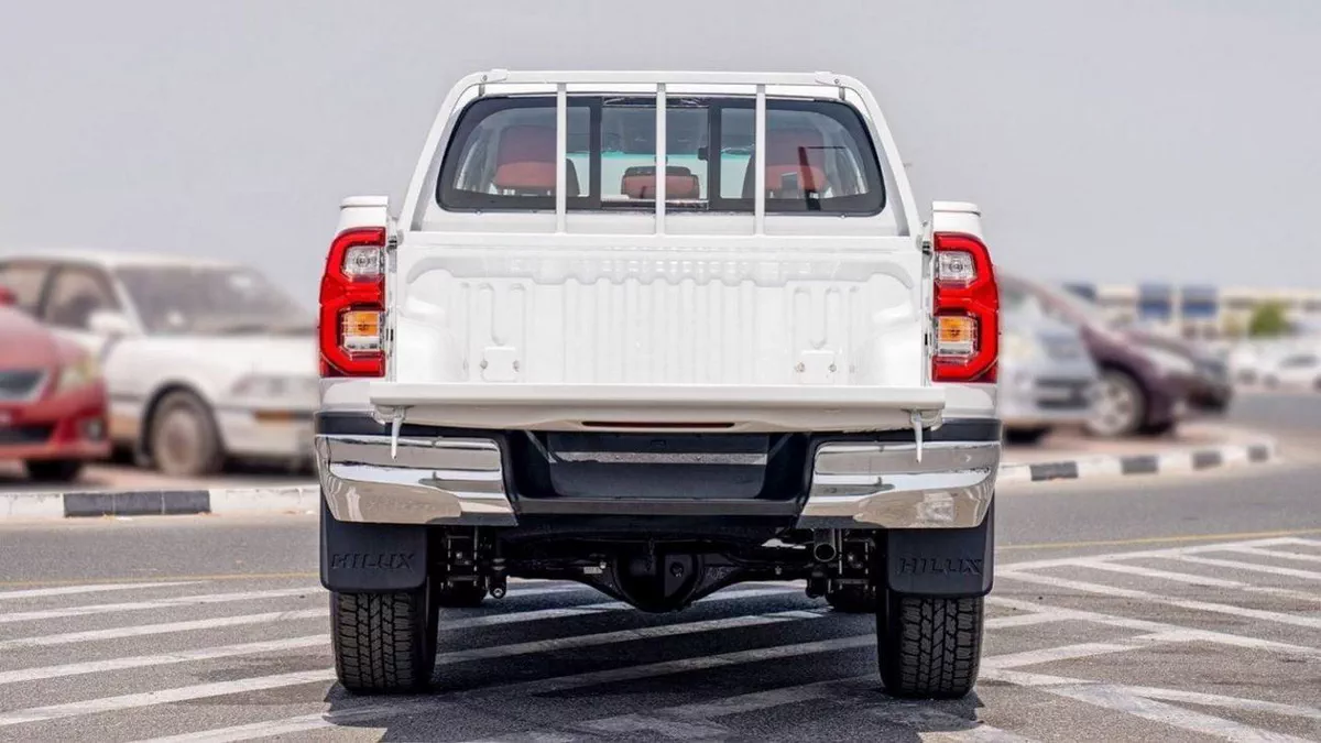 Toyota Hilux SGLX TOYOTA HILUX DC 2.7P MT 4X4 MY2023 – WHITE-6-0