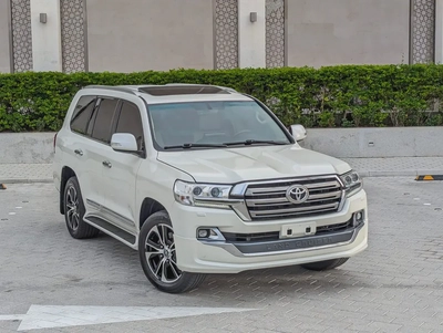 TOYOTA LAND CRUISER 2020 GXR GRAND TOURING V8 FULL OPTION GCC IN EXCELLENT CONDITION-0