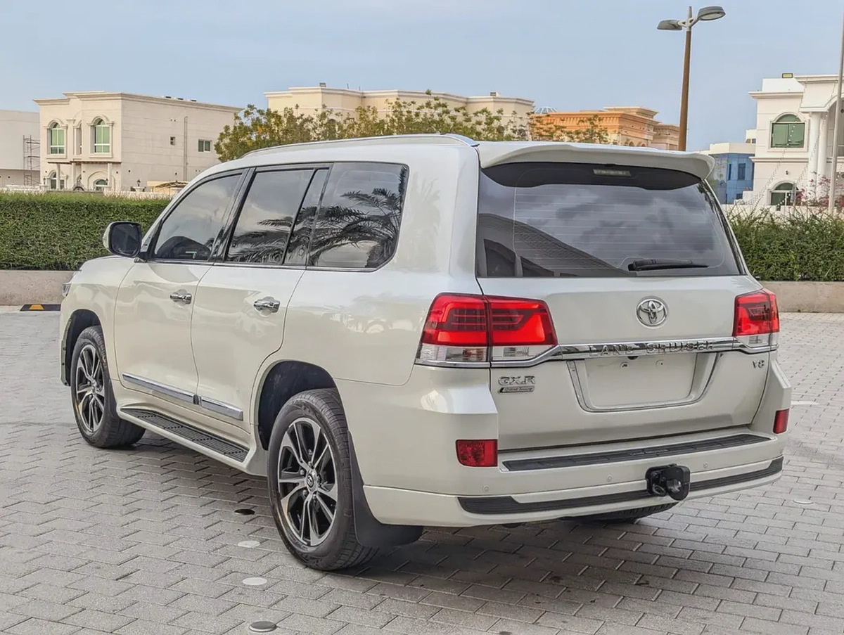 TOYOTA LAND CRUISER 2020 GXR GRAND TOURING V8 FULL OPTION GCC IN EXCELLENT CONDITION-13-13