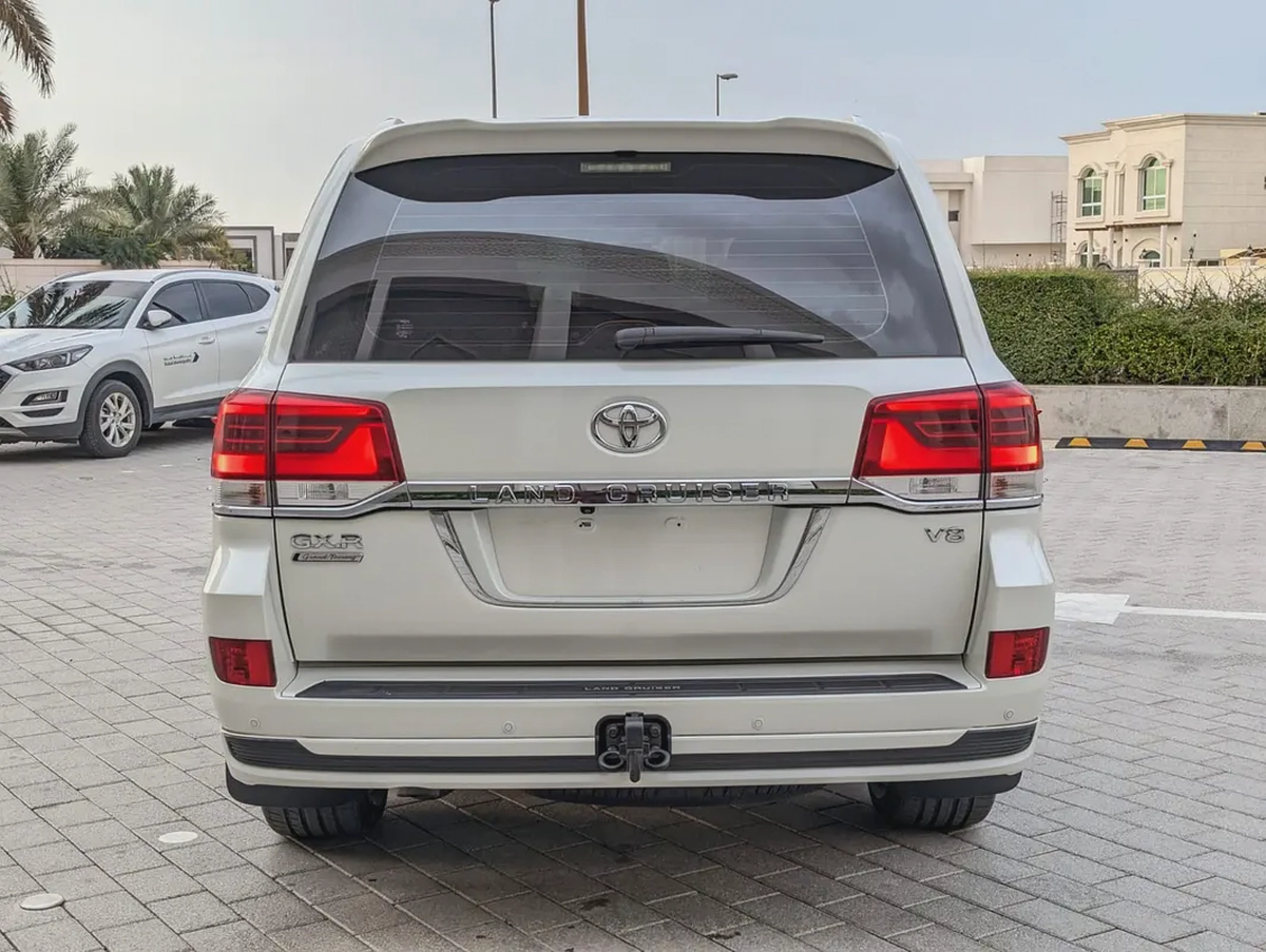 TOYOTA LAND CRUISER 2020 GXR GRAND TOURING V8 FULL OPTION GCC IN EXCELLENT CONDITION-17-17