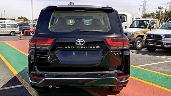 Toyota Land Cruiser VXR TOYOTA LANDCRUISER VXR FULL OPTION