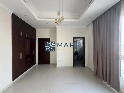 | Luxerious 4 Bedroom Villa | Big Garden |-12